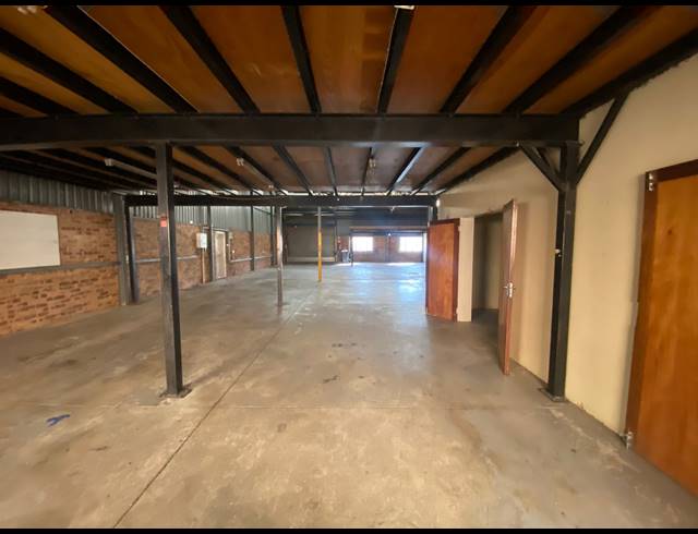 775M² WAREHOUSE TO LET IN ROBERTVILLE
